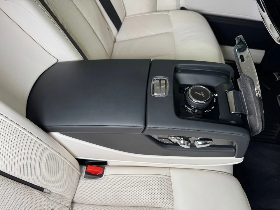 2022 Rolls-Royce Phantom VIII - Image 14 of 21