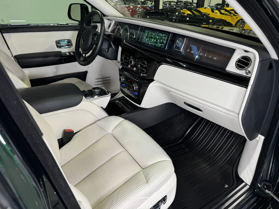 2022 Rolls-Royce Phantom VIII - Image 20 of 21