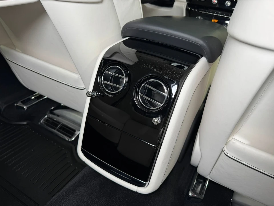 2022 Rolls-Royce Phantom VIII - Image 15 of 21