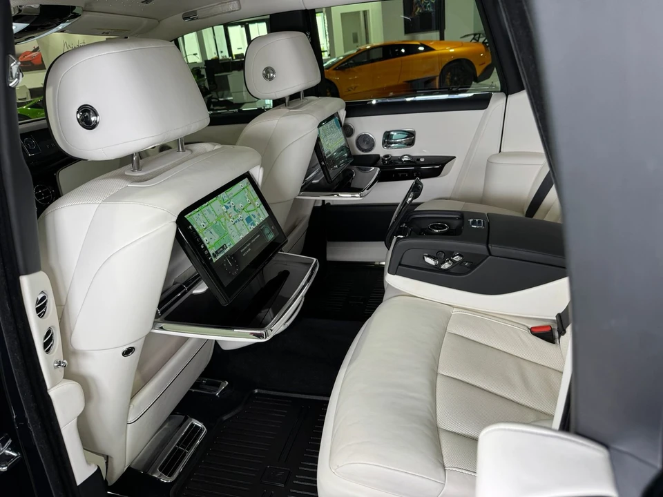 2022 Rolls-Royce Phantom VIII - Image 11 of 12