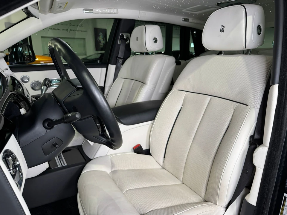 2022 Rolls-Royce Phantom VIII - Image 10 of 12