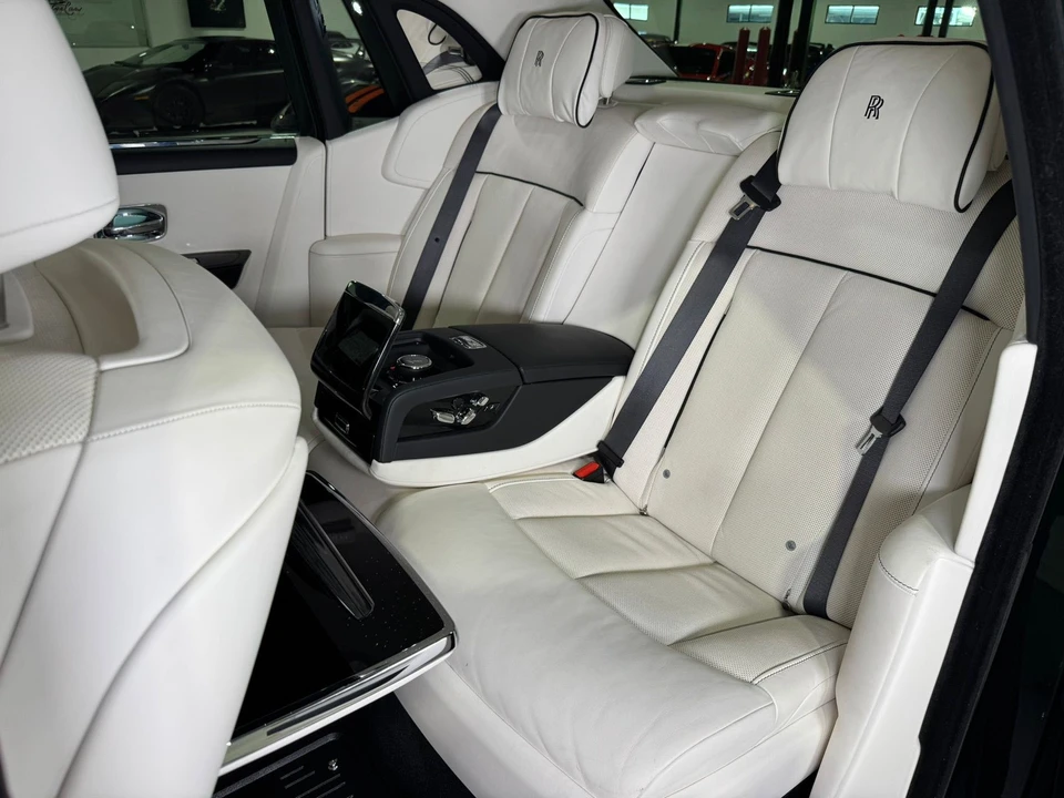 2022 Rolls-Royce Phantom VIII - Image 12 of 12