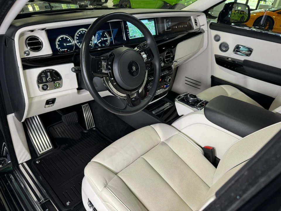 2022 Rolls-Royce Phantom VIII - Image 9 of 12