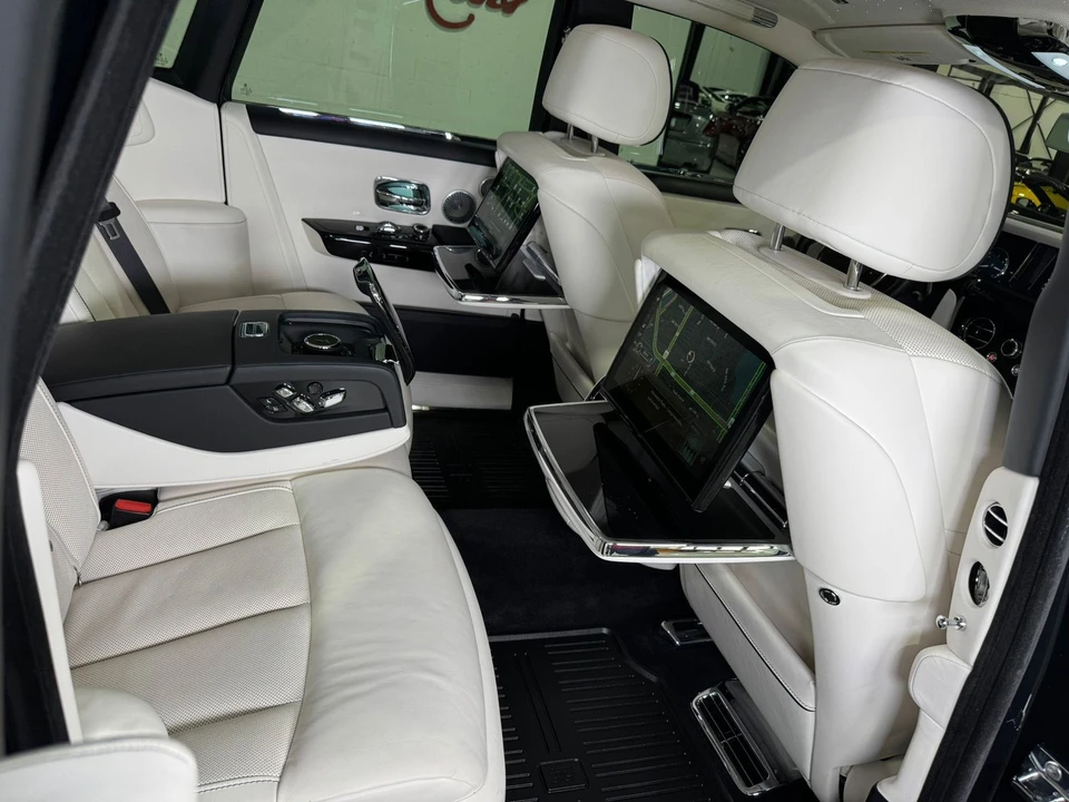 2022 Rolls-Royce Phantom VIII - Image 17 of 21