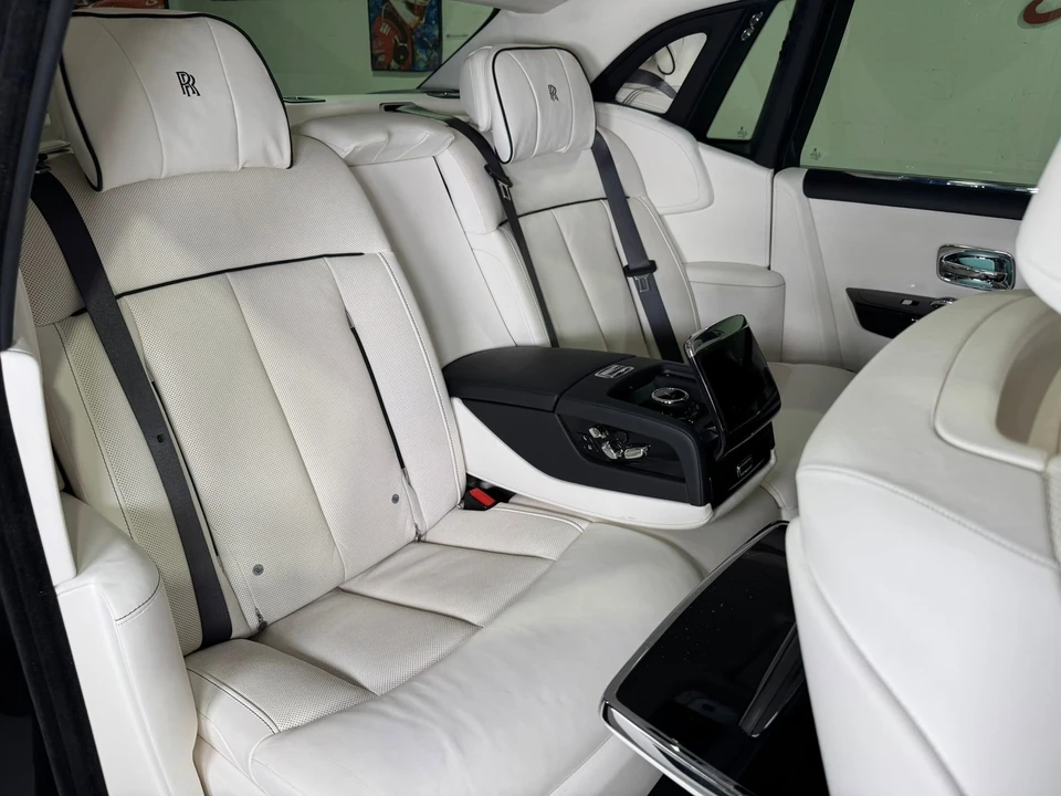2022 Rolls-Royce Phantom VIII - Image 13 of 21