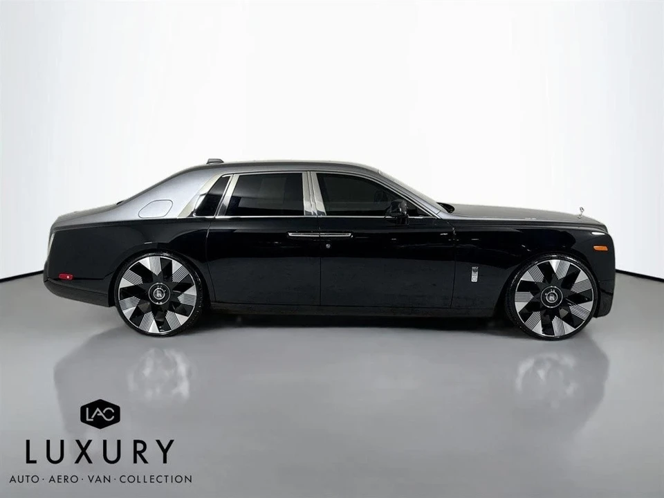 2022 Rolls-Royce Phantom VIII - Image 4 of 12
