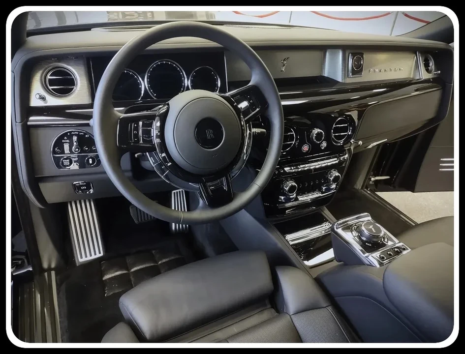 2022 Rolls-Royce Phantom VIII - Image 9 of 15