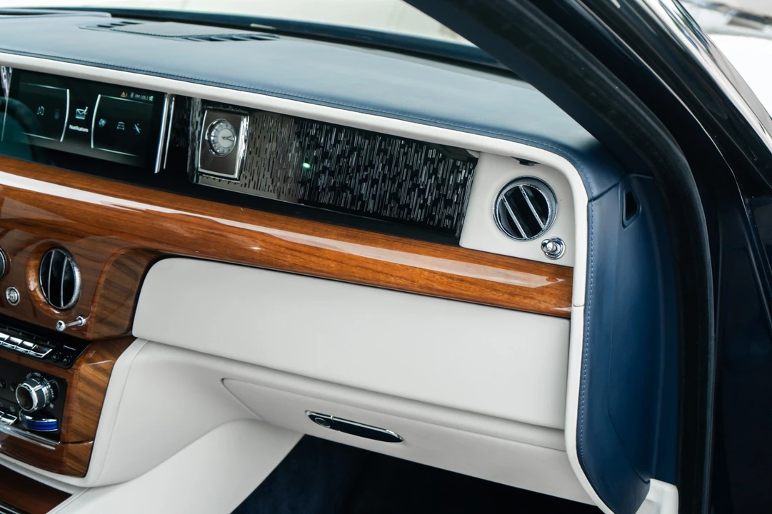 2022 Rolls-Royce Phantom - Image 24 of 31