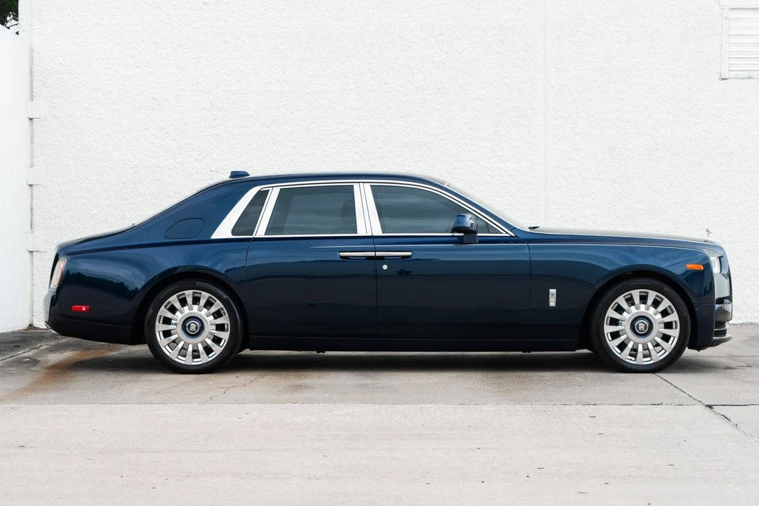 2022 Rolls-Royce Phantom - Image 8 of 31
