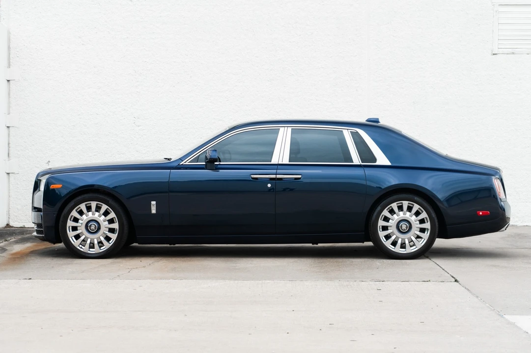 2022 Rolls-Royce Phantom - Image 3 of 31