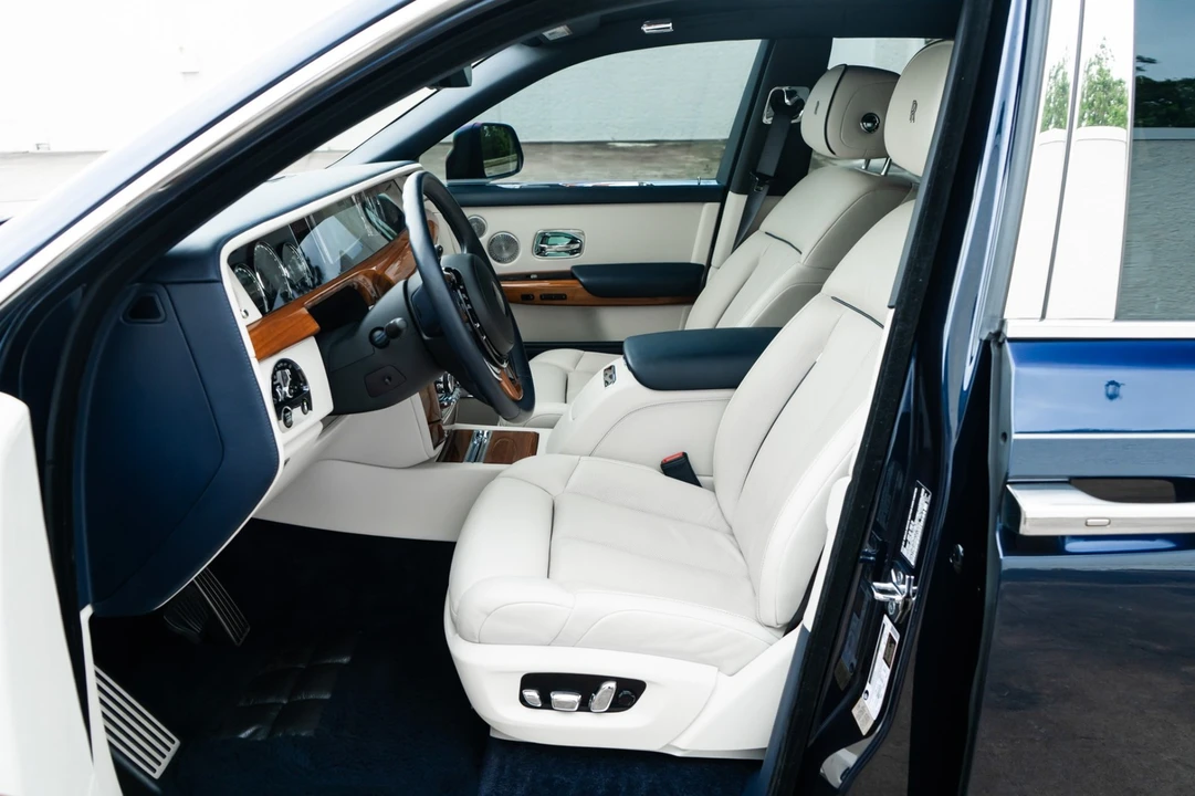 2022 Rolls-Royce Phantom - Image 6 of 31