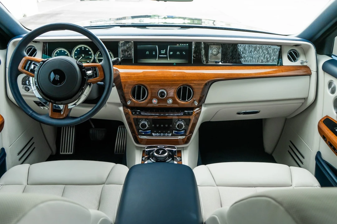 2022 Rolls-Royce Phantom - Image 18 of 31
