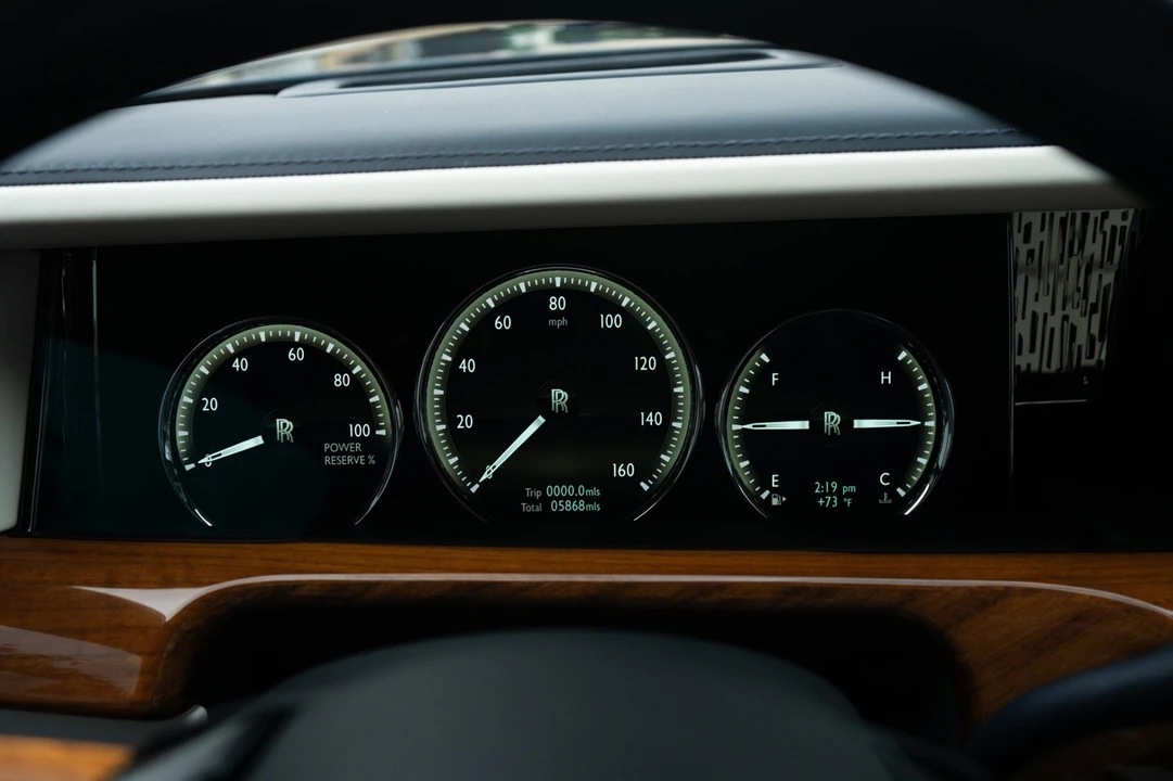 2022 Rolls-Royce Phantom - Image 11 of 31