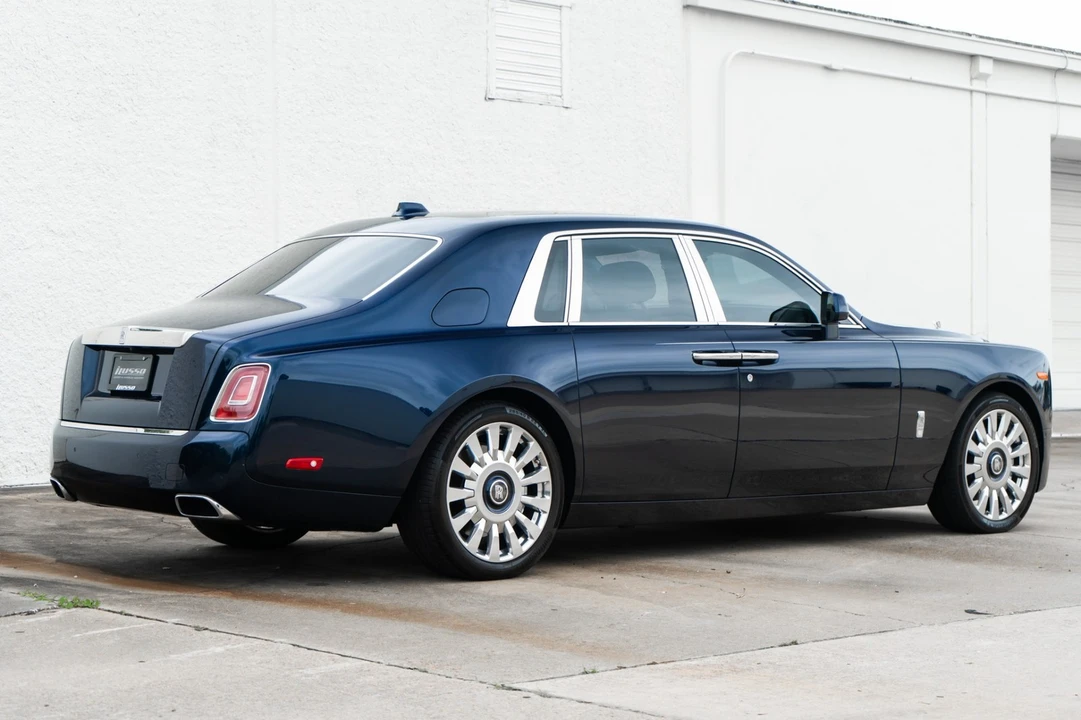 2022 Rolls-Royce Phantom - Image 9 of 31