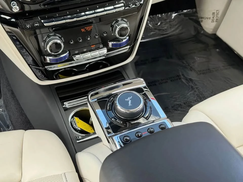 2022 Rolls-Royce Phantom VIII - Image 14 of 20