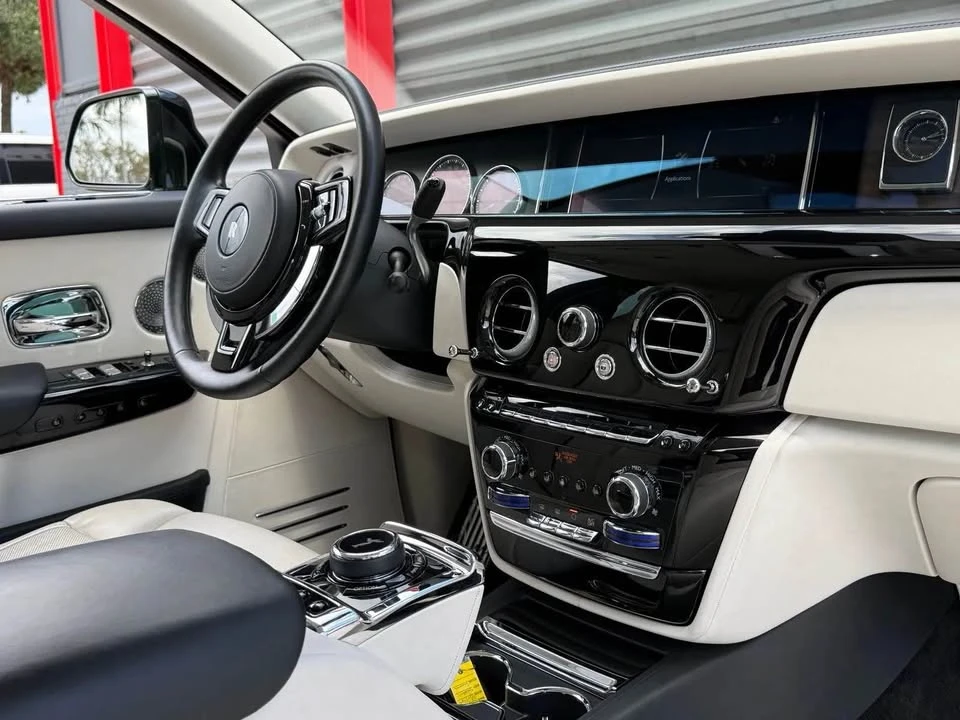 2022 Rolls-Royce Phantom VIII - Image 19 of 20