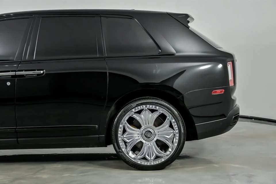 2022 Rolls-Royce Cullinan Black Badge - Image 9 of 20