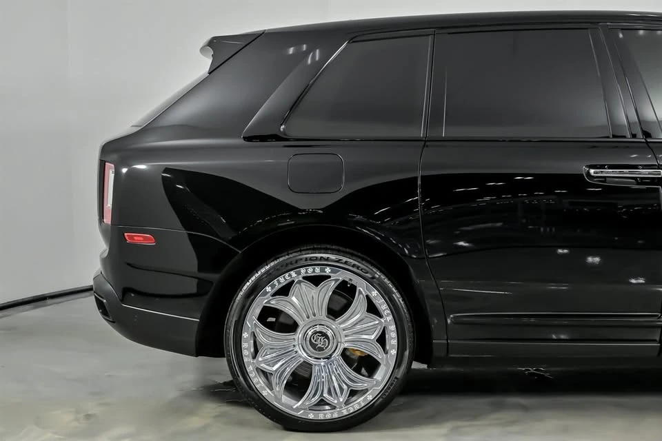2022 Rolls-Royce Cullinan Black Badge - Image 13 of 20