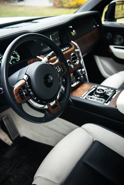 2022 Rolls-Royce Cullinan - Image 16 of 17