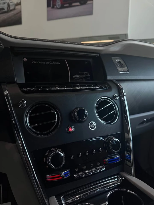 2022 Rolls-Royce Cullinan - Image 6 of 10
