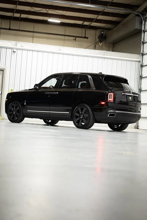 2022 Rolls-Royce Cullinan - Image 2 of 20