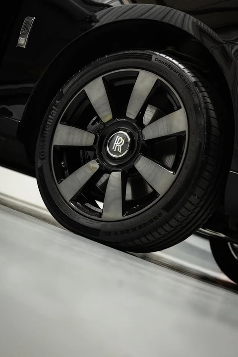 2022 Rolls-Royce Cullinan - Image 17 of 20