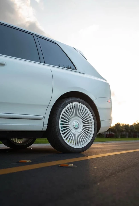 2022 Rolls-Royce Cullinan - Image 3 of 8