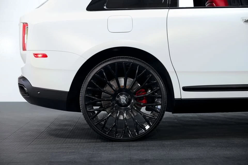 2022 Rolls-Royce Cullinan - Image 9 of 20