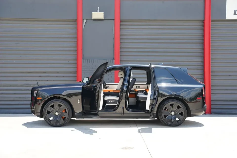 2022 Rolls-Royce Cullinan Black Badge - Image 4 of 13