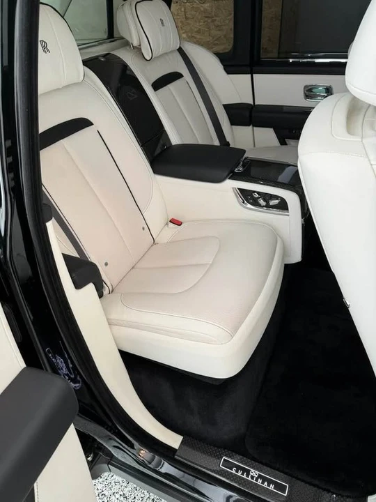 2022 Rolls-Royce Cullinan Black Badge - Image 4 of 4