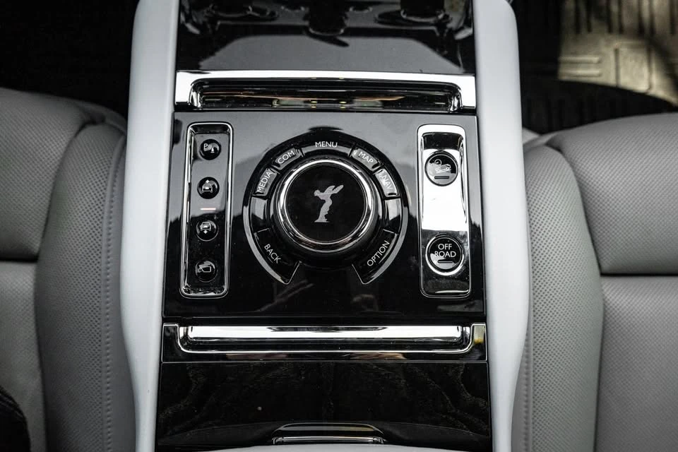2022 Rolls-Royce Cullinan - Image 12 of 17