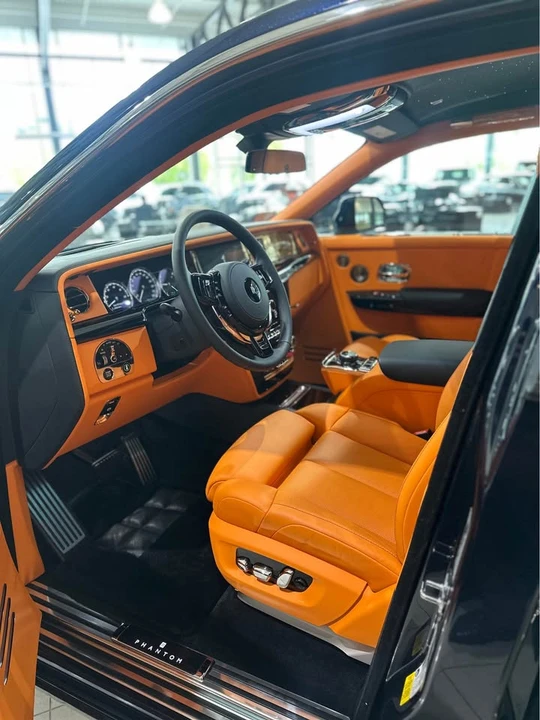 2022 Rolls-Royce Phantom VIII - Image 9 of 15