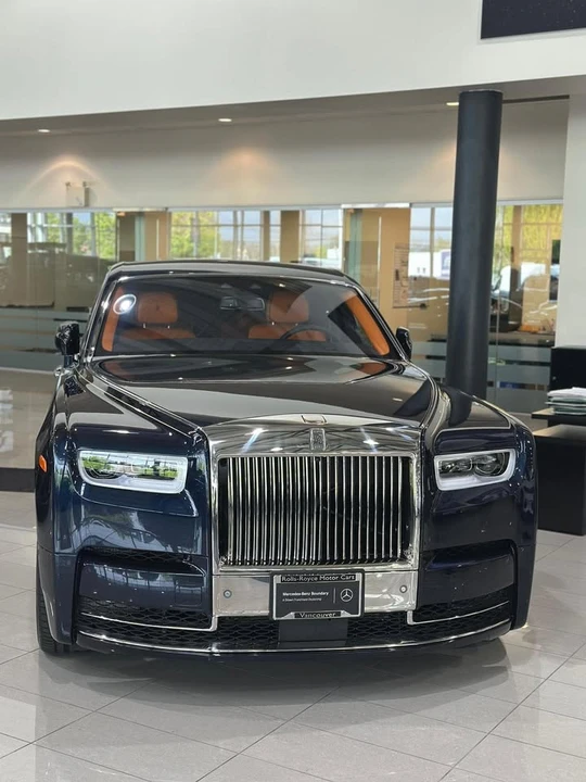 2022 Rolls-Royce Phantom VIII - Image 3 of 15