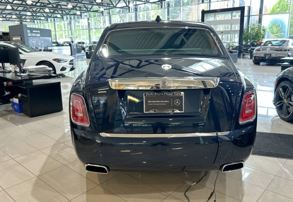2022 Rolls-Royce Phantom VIII - Image 2 of 16