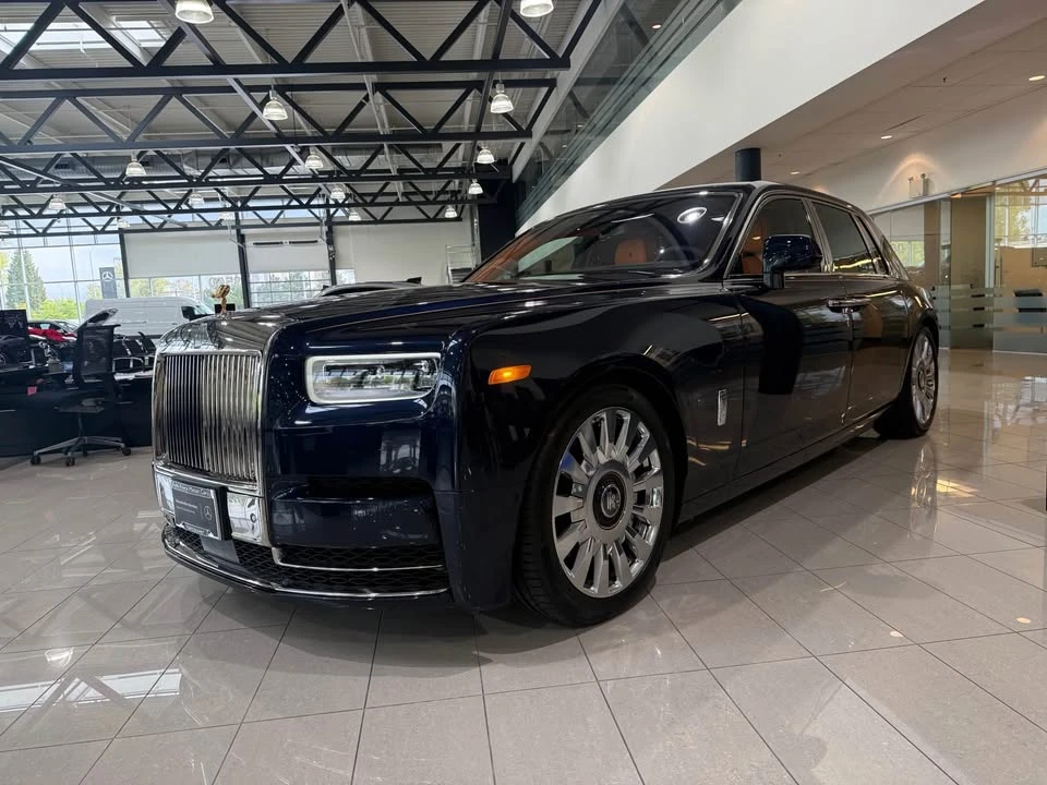 2022 Rolls-Royce Phantom VIII - Image 2 of 14
