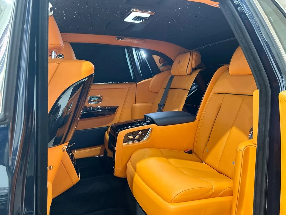 2022 Rolls-Royce Phantom VIII - Image 8 of 16