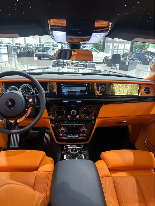 2022 Rolls-Royce Phantom VIII - Image 13 of 15