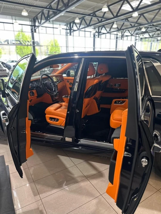 2022 Rolls-Royce Phantom VIII - Image 8 of 14