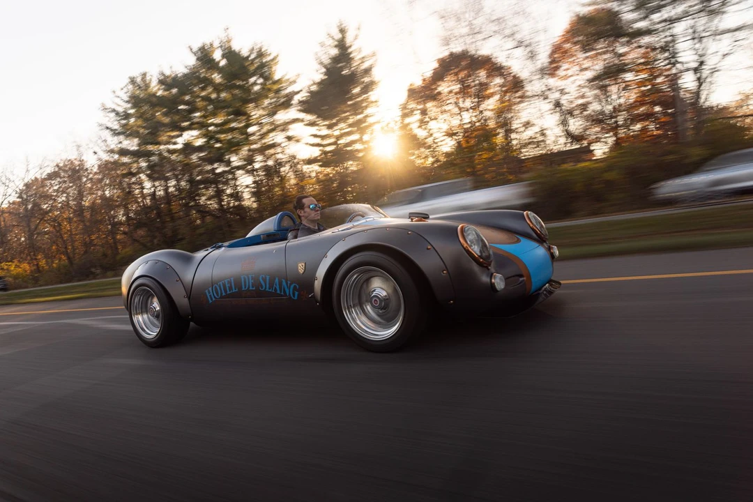 2022 Porsche 550 - Image 2 of 10