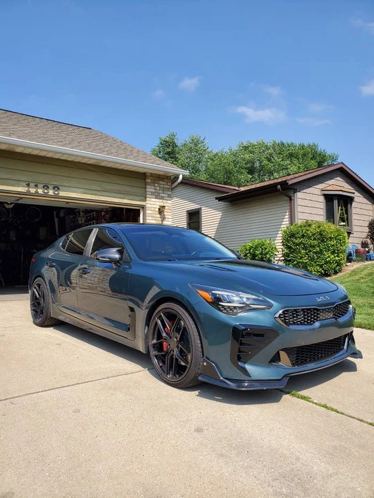 2022 Kia Stinger GT - Image 2 of 12