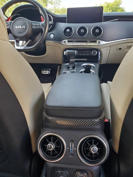2022 Kia Stinger GT - Image 6 of 12