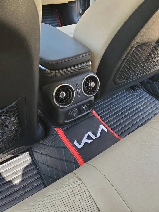 2022 Kia Stinger GT - Image 9 of 12