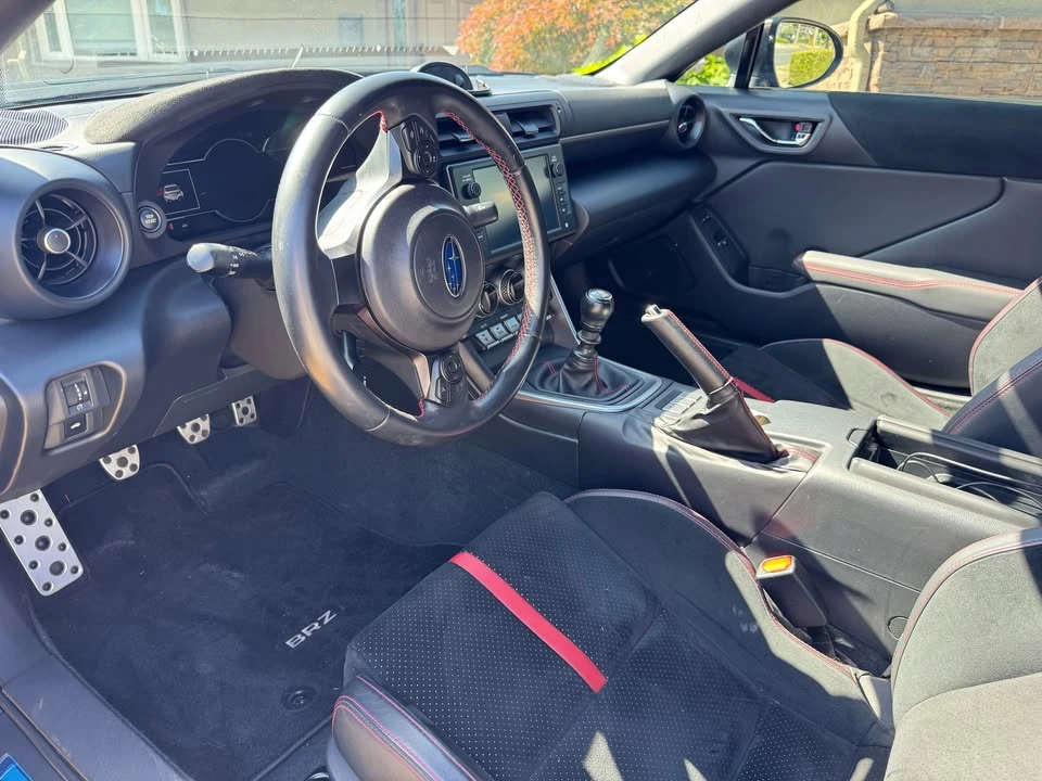 2022 Subaru - Image 7 of 11