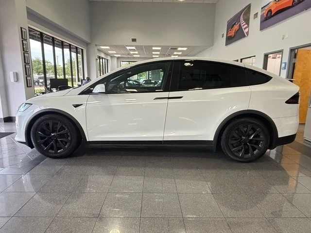 2022 Tesla Model X - Image 2 of 12