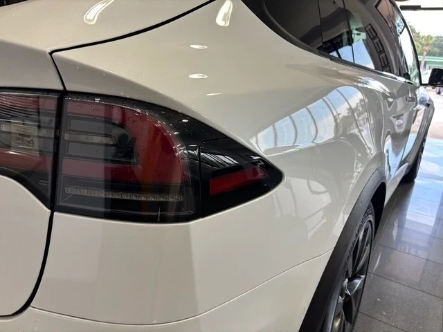 2022 Tesla Model X - Image 13 of 21