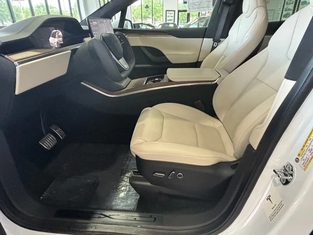 2022 Tesla Model X - Image 4 of 12