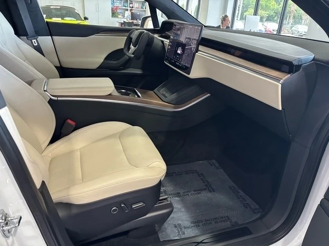 2022 Tesla Model X - Image 18 of 21