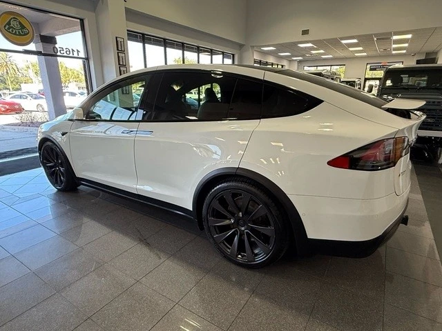 2022 Tesla Model X - Image 3 of 12