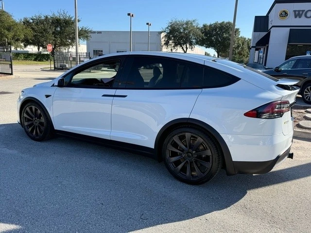 2022 Tesla Model X - Image 10 of 12