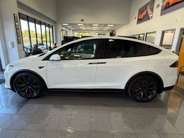 2022 Tesla Model X - Image 2 of 12